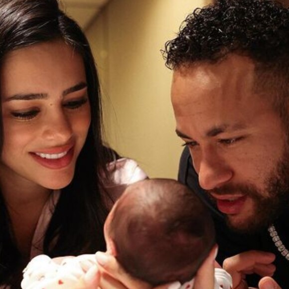 Neymar publica foto fofa com Mavie