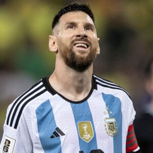 Lionel Messi causou revolta na web ao condenar 'repressão aos argentinos': 'Do racismo que seus 'hermanos' faz com os brasileiros você não fala'