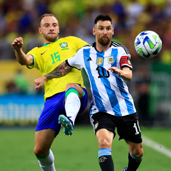 Lionel Messi festejou a vitória da Argentina contra o Brasil em jogo que pode ter sido a sua última partida no Maracanã