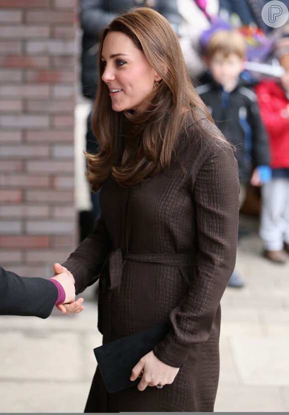 Kate Middleton usou um vestido de liquidação para prestigiar um evento em Londres, na Inglaterra