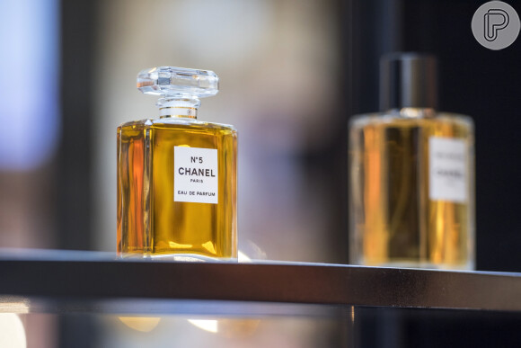 O perfume Chanel nº 5 também é considerado um cheiro de mulher rica