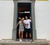 Gabriela Pugliesi e Tulio Dek trocaram alianças durante uma viagem em uma igreja local no interior de São Paulo: O look da noiva? Roupas esportivas