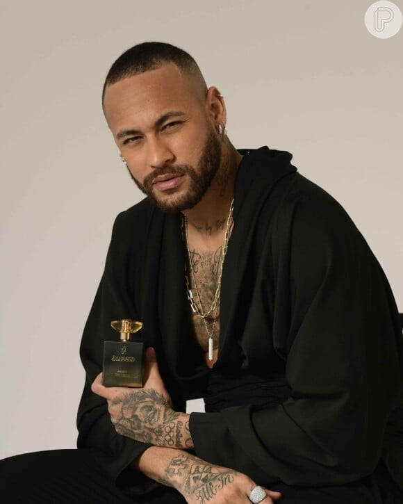 Neymar após se tornar garoto propaganda de perfume da marca de Virgínia faz pedido especial a Santos