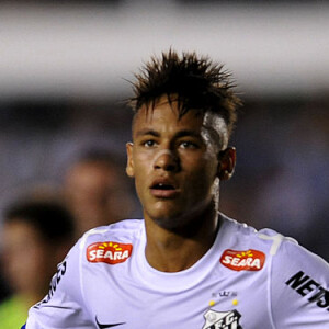 'Aposenta a 11 até quando eu voltar': Presidente do Santos revela pedido surpreendente de Neymar após queda do time para série B