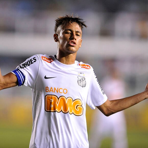 Santos é o time do coração de Neymar já que o revelou para o mundo e o jogador tem o plano de voltar a atuar pelo Peixe