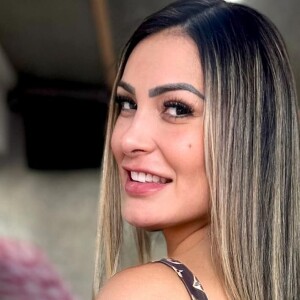 Andressa Urach fez muitas tatuagens novas no corpo