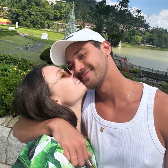 Larissa Manoela e o marido, André Luiz Frambach, estão curtindo lua de mel em pousada de Petrópolis, Região Serrana do Rio de Janeiro