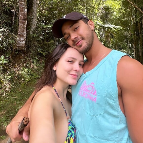 Larissa Manoela e André Luiz Frambach pretendem ter outro casamento, mas agora sem convidados