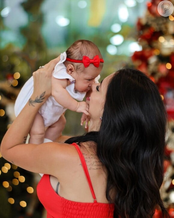Bruna Biancardi compartilhou cliques de Natal só com a filha