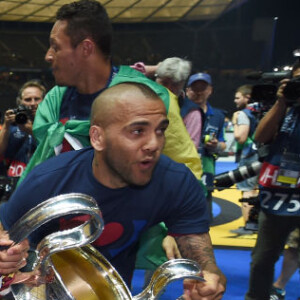 Daniel Alves e Neymar atuaram pelo time do Barcelona e ganharam diversos campeonatos