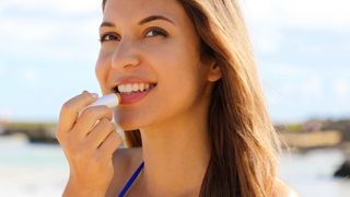 Lábios hidratados! 4 cosméticos para cuidar dos lábios durante o verão