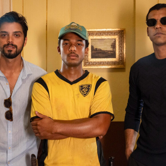 José Venâncio (Rodrigo Simas), João Pedro (Juan Paiva) e José Bento (Marcello Melo Jr.) são irmãos na novela Renascer