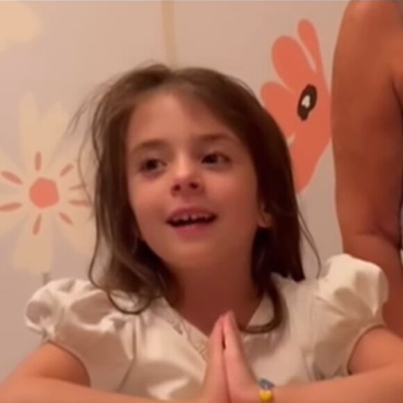 As filhas de Fabiana Justus fizeram uma oração pela saúde da mãe