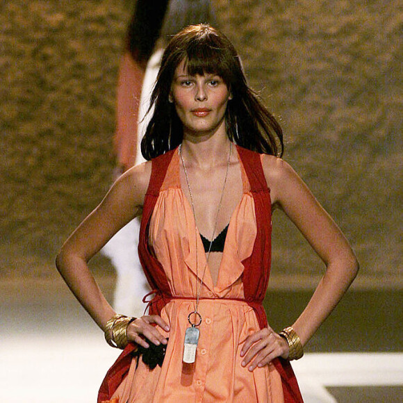 Como quase toda menina, Yasmin Brunet já teve sua fase de usar franjinha