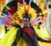 Adriana Bombom brilha em desfile da Grande Rio e recebe elogios de internautas por samba no pé
