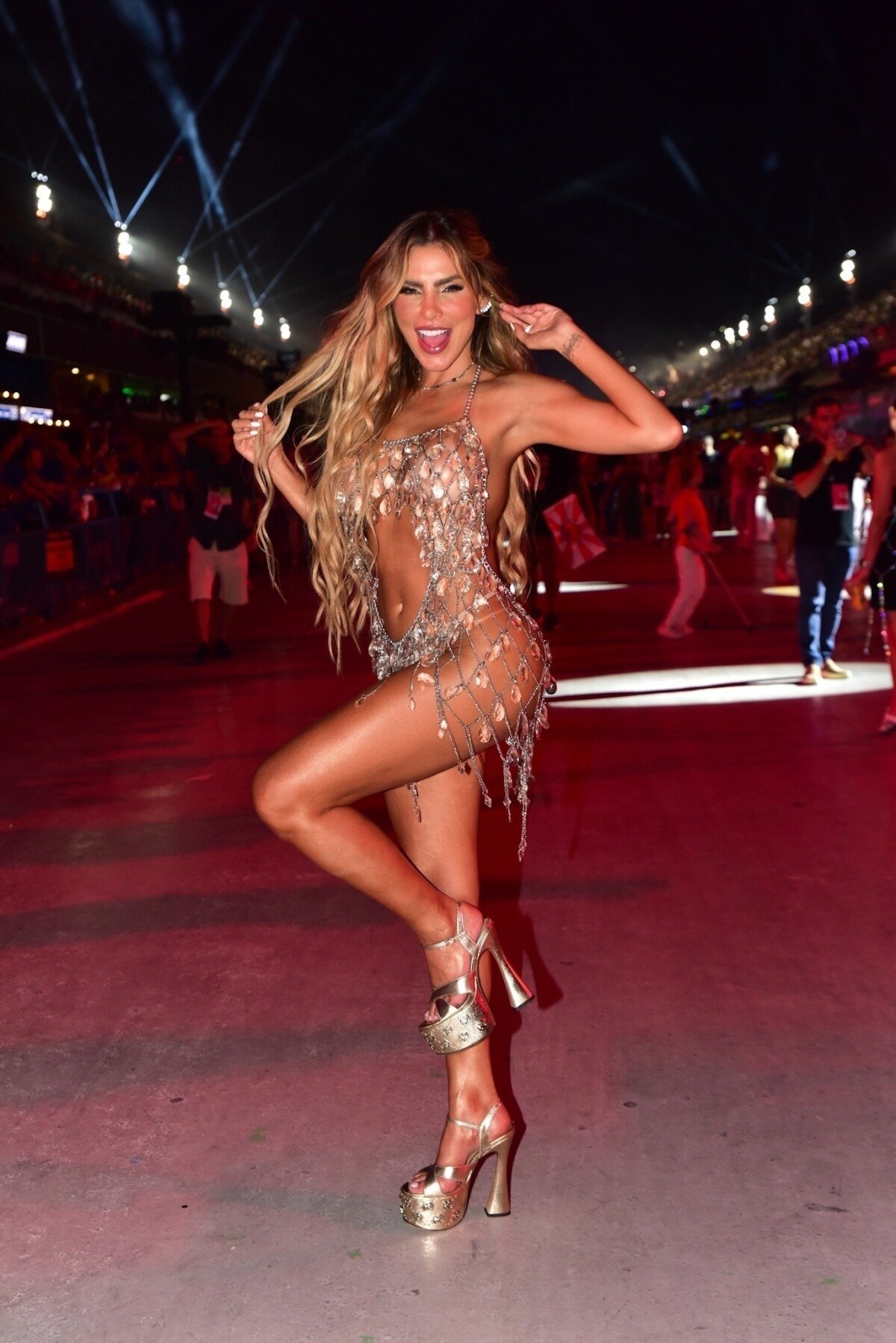 Foto: Famosas apostaram na tendência do look vazado para o Carnaval 2024 -  Purepeople