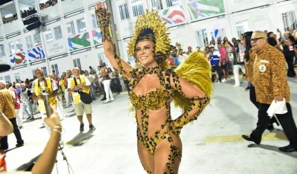 Paolla Oliveira se fantasiou de onça no desfile de carnaval 2024 da Grande Rio