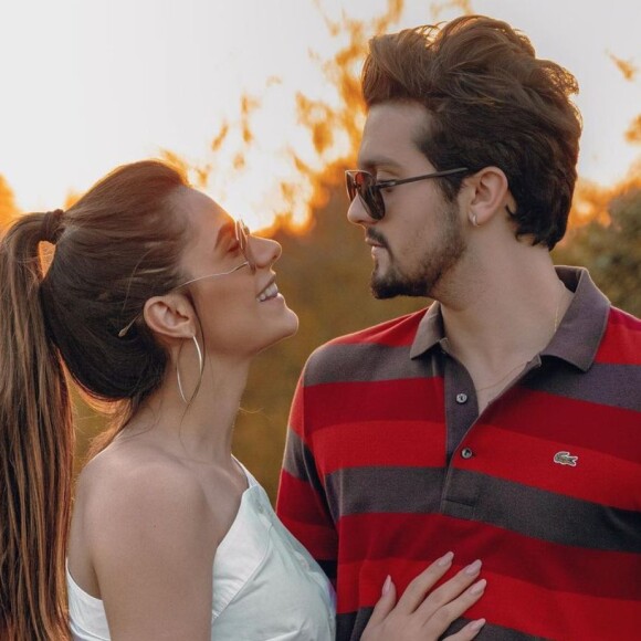 Jade Magalhães, namorada de Luan Santana, ostenta corpo definido em fotos de biquíni nas redes sociais