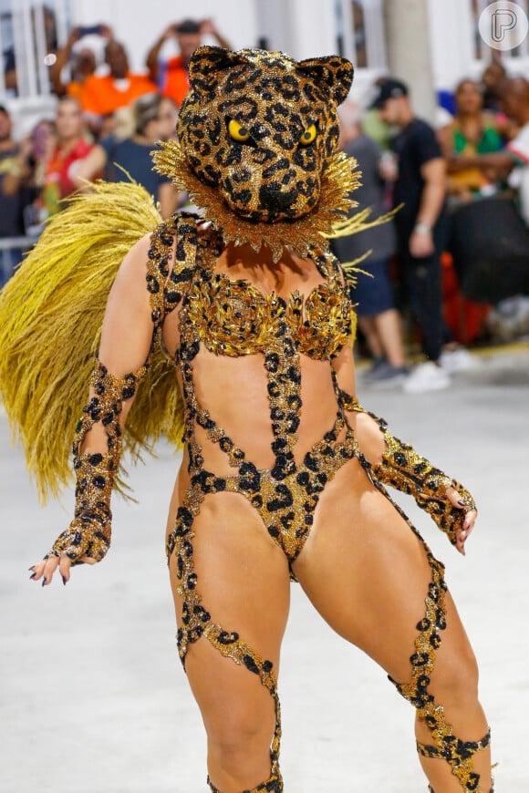 No Carnaval 2024, Paolla Oliveira se transformou em mulher-onça na já icônica fantasia 
