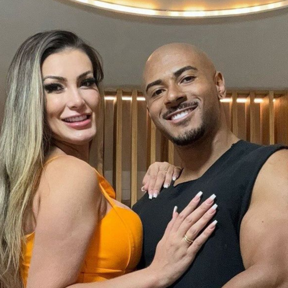 Ator pornô que namora Andressa Urach valoriza lado pouco conhecido da amada ao completar 1 mês de relação: 'Mídia não mostra'