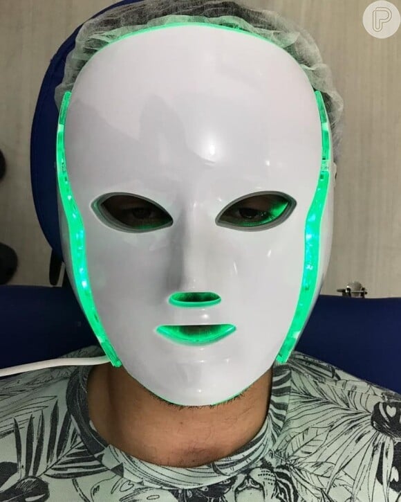 Matteus já fez procedimentos como máscara de LED no rosto