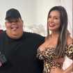 Andressa Urach lambe os pés de Gordão da XJ durante live e convida o empresário para vídeo pornô: 'Ia ser gostoso'