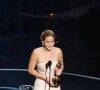 Jennifer Lawrence usou o vestido mais caro da história do Oscar que custa US$ 4 milhões