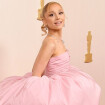 Oscar 2024: Ariana Grande aposta em vestido alta costura extravagante e look vira meme na web