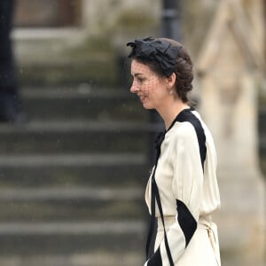 Na coroação de Rei Charles III, Rose Hanbury causou polêmica com um look idêntico a um usado por Kate Middleton no dia anterior
