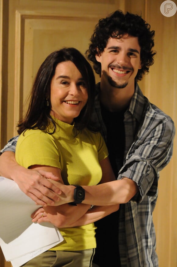 Pedro Neschling e Lucélia Santos, filho e mãe, juntos em cena