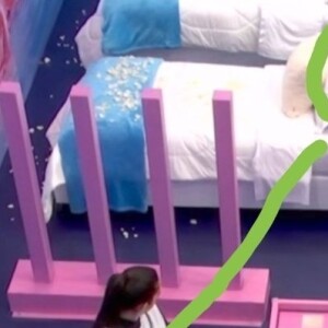 Segundo internautas, Giovanna teria visto a 'cama premiada' enquanto ainda cumpria a segunda etapa
