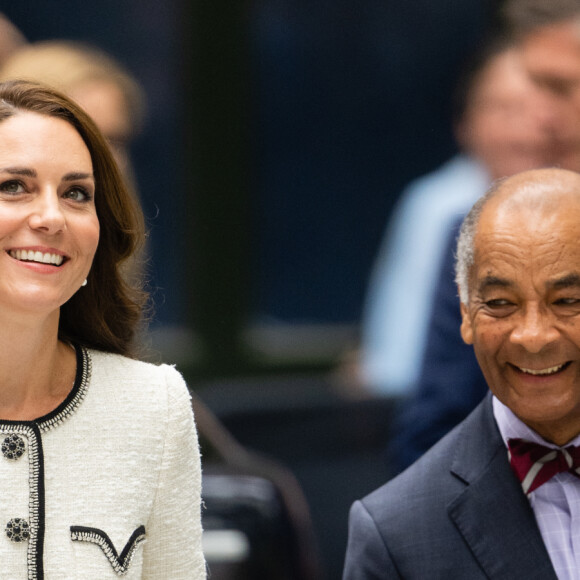 'Kate Middleton não conseguia manter a comida no estômago e perdeu uma quantidade alarmante de peso', conta o insider