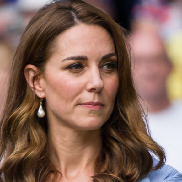 Estado de saúde de Kate Middleton: 'Deixem Kate, que está se recuperando de uma operação, melhorar. Deixem ela e sua linda família em paz!', disse Kevin Pietersen