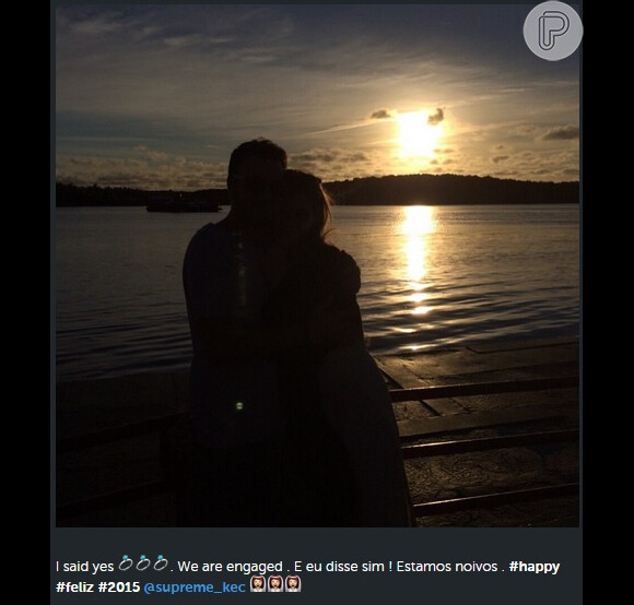 Ana Beatriz Barros confirmou em sua conta de Instagram o casamento com Karim El Chiaty: 'E eu disse sim! Estamos noivos'