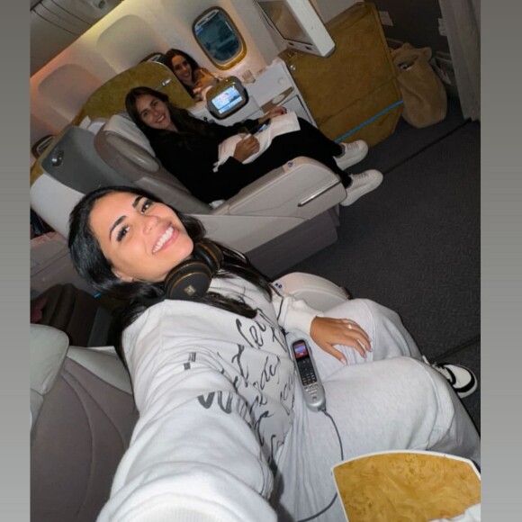 Bruna Biancardi também levou amiga para a Arábia Saudita junto com a filha, Mavie, e a irmã