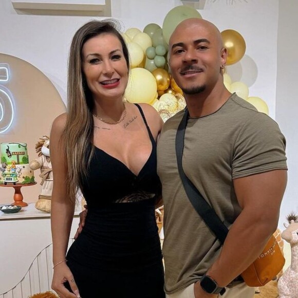 Andressa Urach passa por novos procedimentos estéticos ao lado do namorado