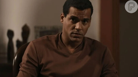 Em 'Renascer', José Bento (Marcello Melo Jr.) chora pela morte de Venâncio (Rodrigo Simas) dias após o enterro.