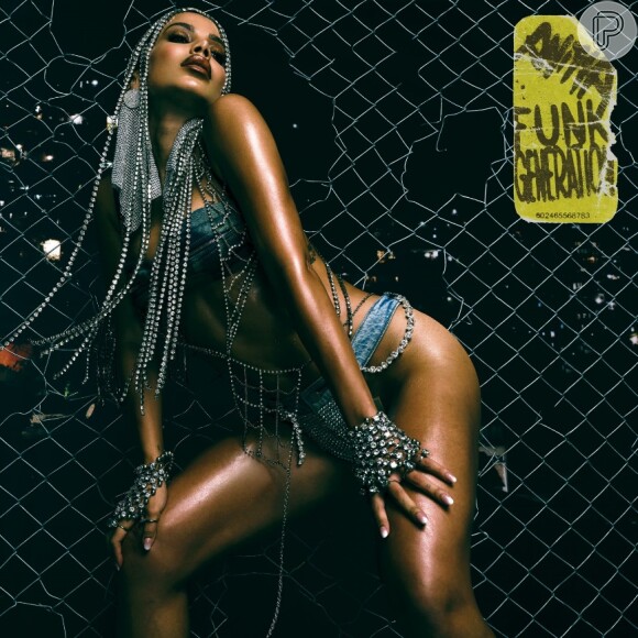 Anitta explicou também que seu único intuito com "Funk Generation" é levar diversão, além de fazer seus fãs dançarem, afastando polêmicas