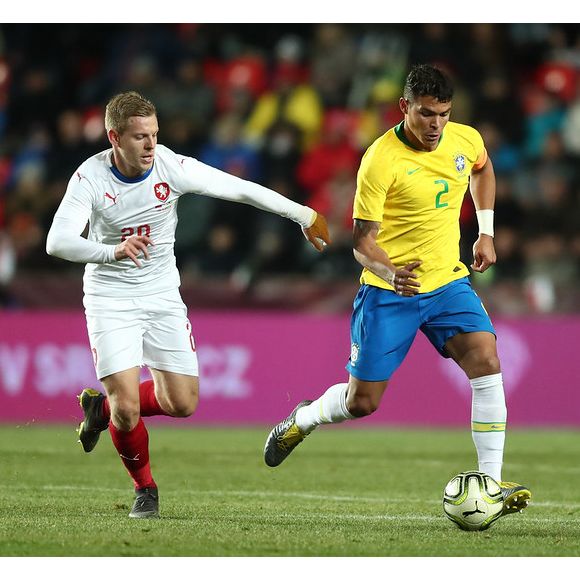 Thiago Silva, com passagens pela Seleção brasileira, está deixando o Chelsea (Inglaterra) e pode retornar ao futebol do Brasil via Fluminense