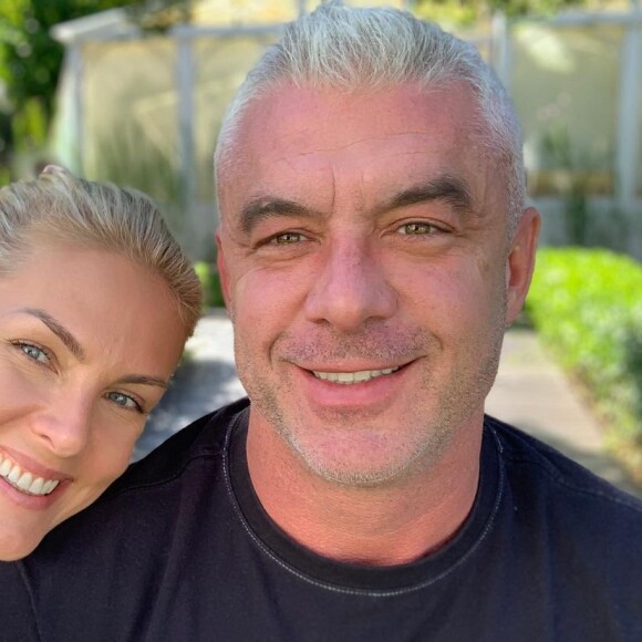 Em seguida, Ana Hickmann relembra as condições para que Alexandre Correa reencontre o filho