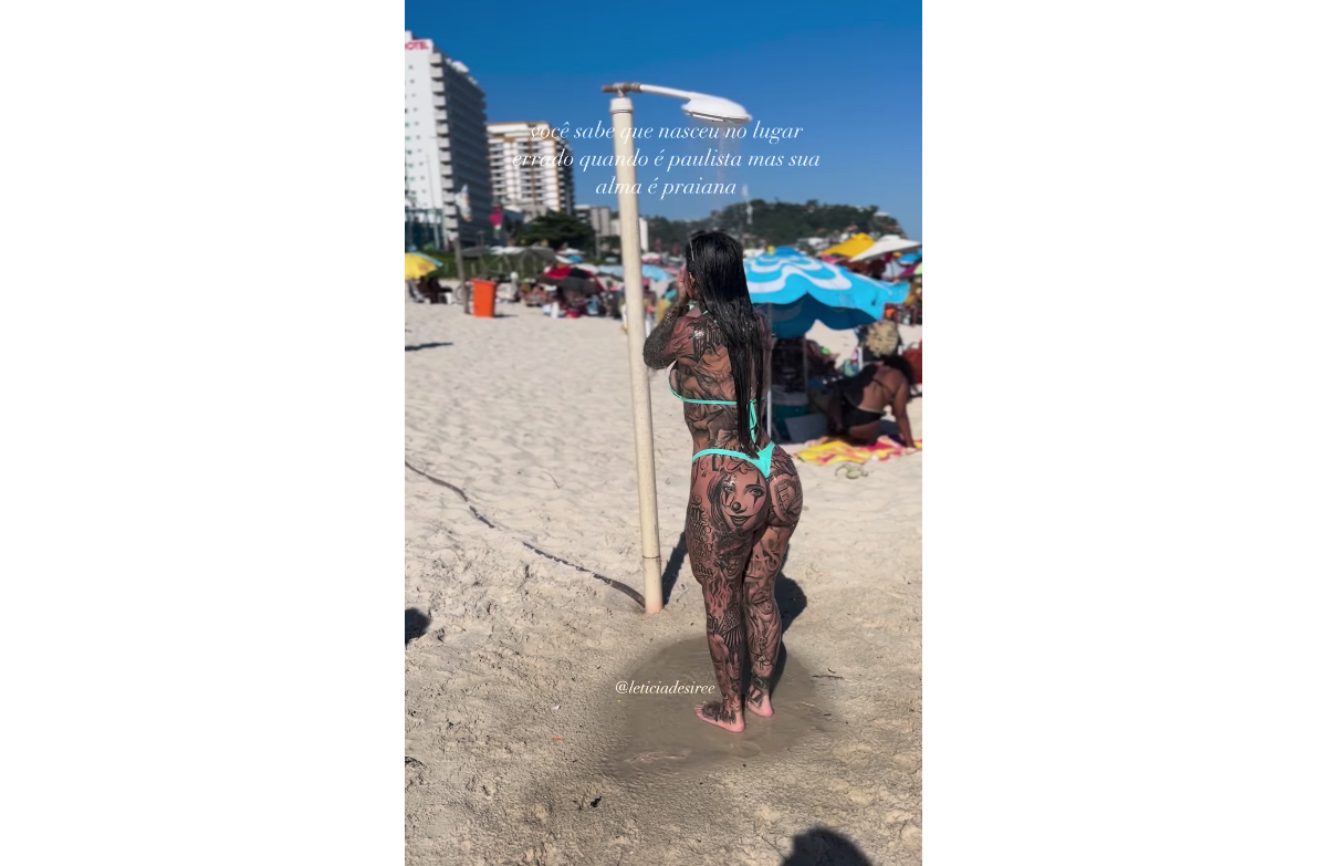 Foto: Leticia Desiree viralizou em um vídeo curtindo uma ducha em uma praia  do Rio de Janeiro - Purepeople