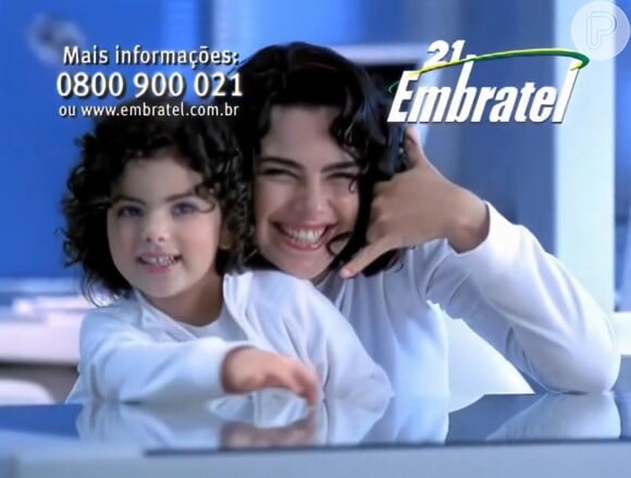 Ana Paula Arósio e Larissa Manoela protagonizaram campanhas de telefonia