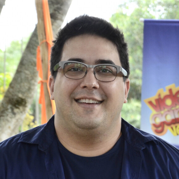 O apresentador André Marques passou por uma cirurgia bariátrica em 2013
