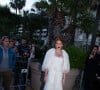 Marina Ruy Barbosa desfilou no tapete vermelho do Festival de Cinema de Cannes com um look Versace