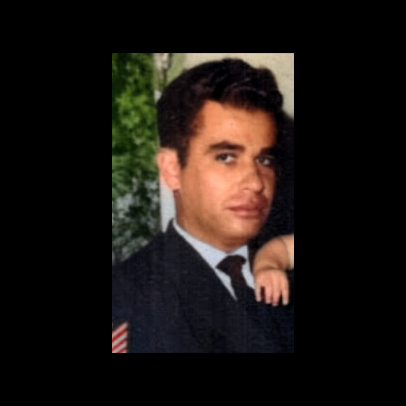 Antônio Luis de Oliveira Ayrosa Galvão era taxista e foi assassinado, sendo homenageado pelo filho, Fábio Júnior, anos depois