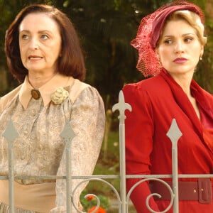 Cristina ( Flávia Alessandra ) e Débora ( Ana Lúcia Torre ), mãe e filha, eram maquiavélicas e armavam contra Serena (Priscila Fantin)