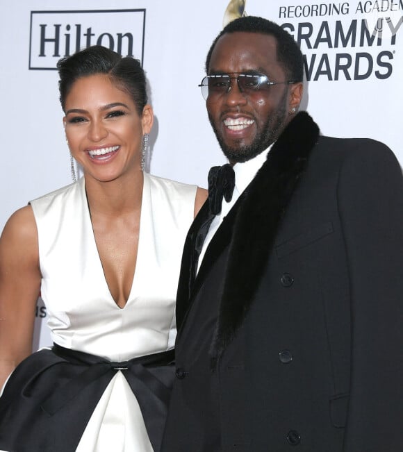 Sean 'Diddy' namorada Cassie Ventura quando a agrediu fisicamente