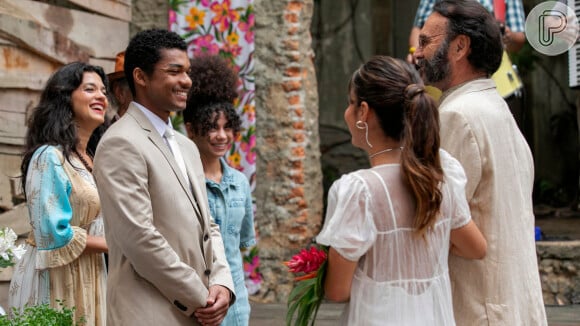 Casamento de João Pedro (Juan Paiva) e Sandra (Giullia Buscacio) acontece no capítulo desta quinta, 30.