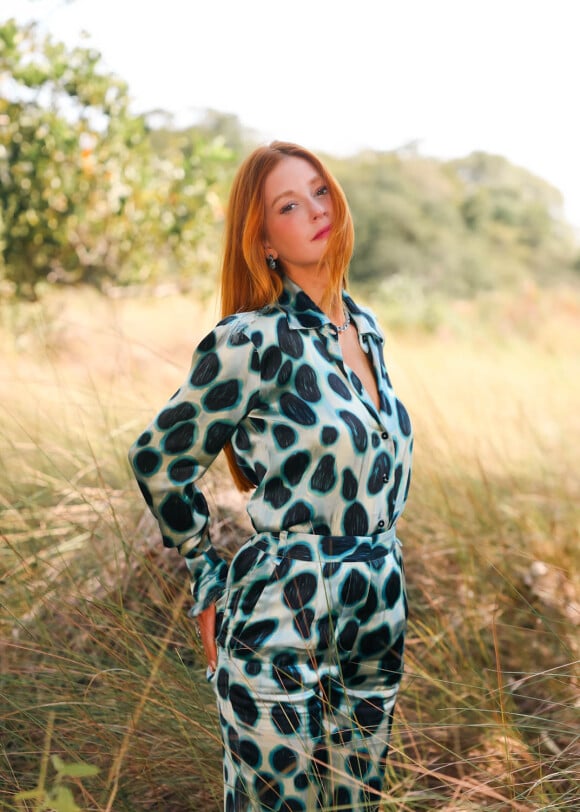 Marina Ruy Barbosa usou look de sua grife, Ginger, em viagem ao Pantanal