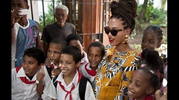 Beyoncé, usando tranças nagô, comemora 5 anos de casamento com Jay-Z em Cuba